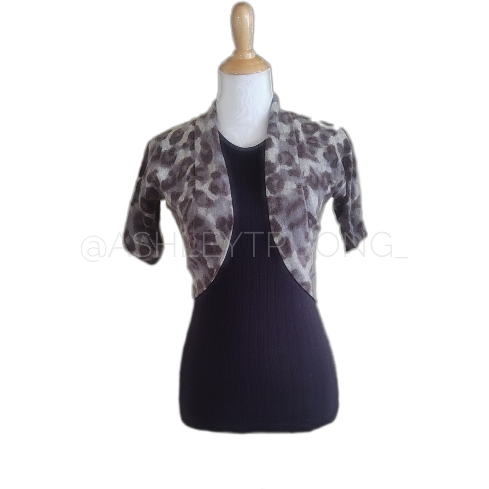 🎯 3 for $20 - Leopard Print Cropped Cardigan